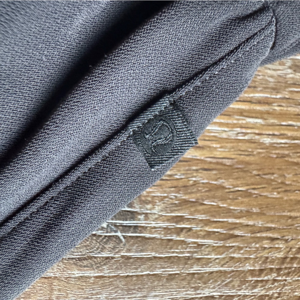 Lululemon Noir Skirt - Picture 7 of 9